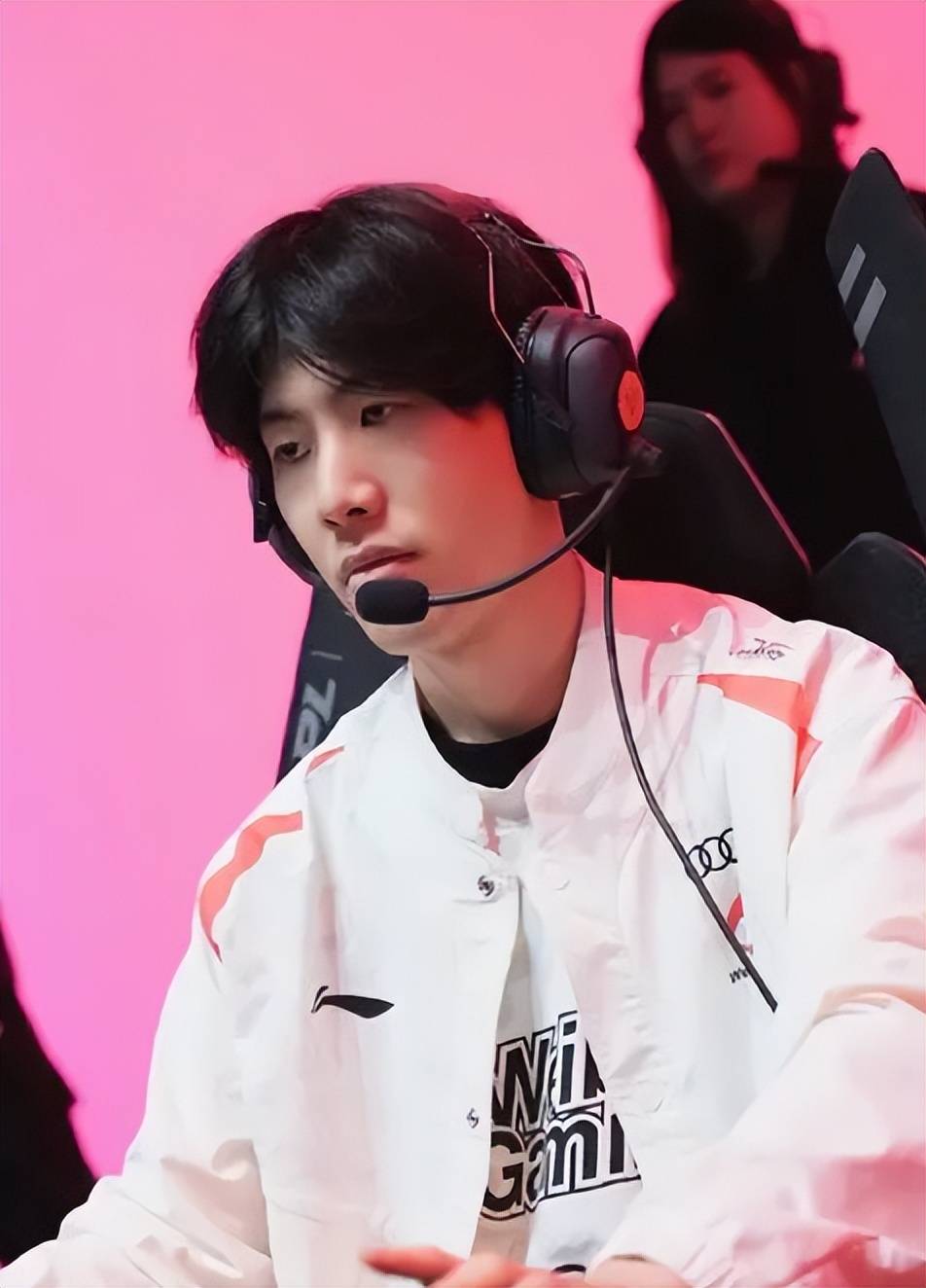 这无疑又成 这无疑又成